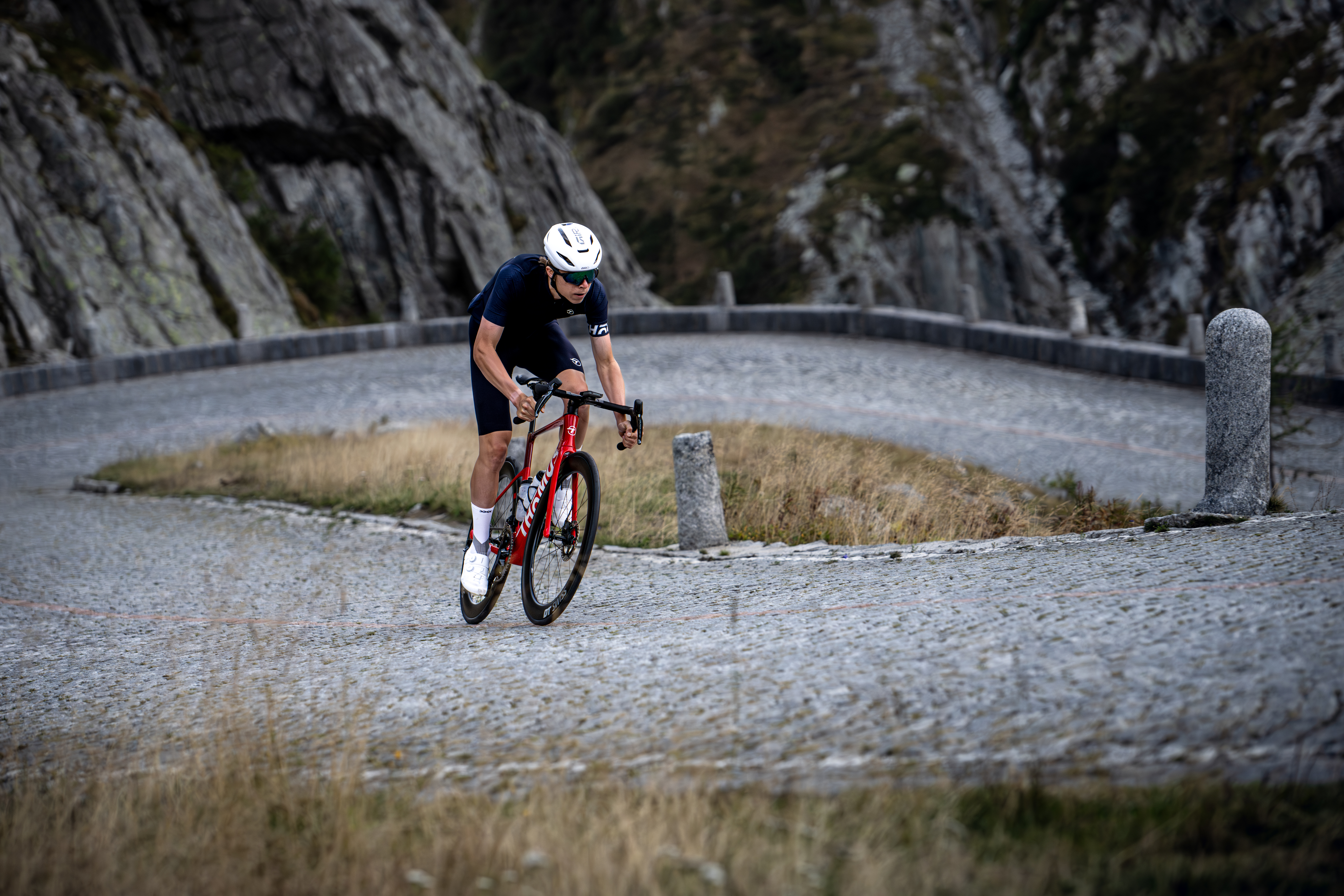 thoemus_s26_road_action_12363_av